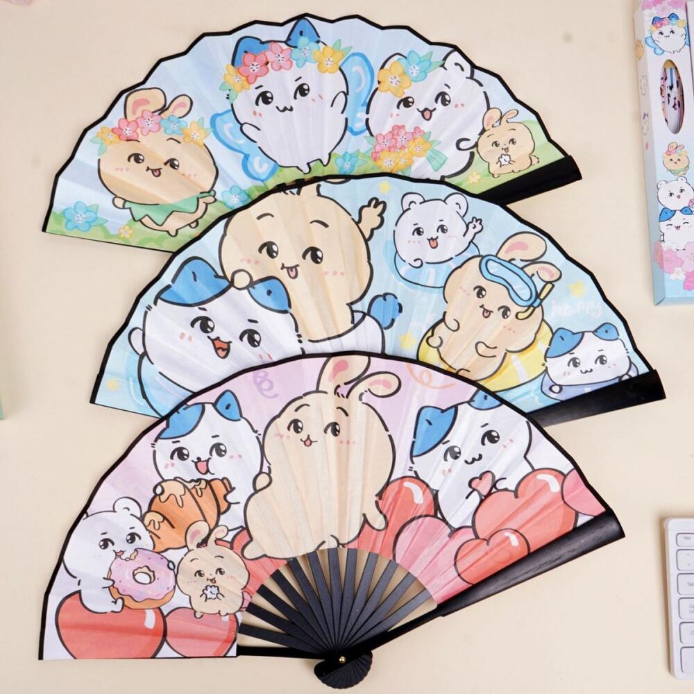 Art Craft Japan - مروحة يدوية قابلة للطي بتصميم كاواي